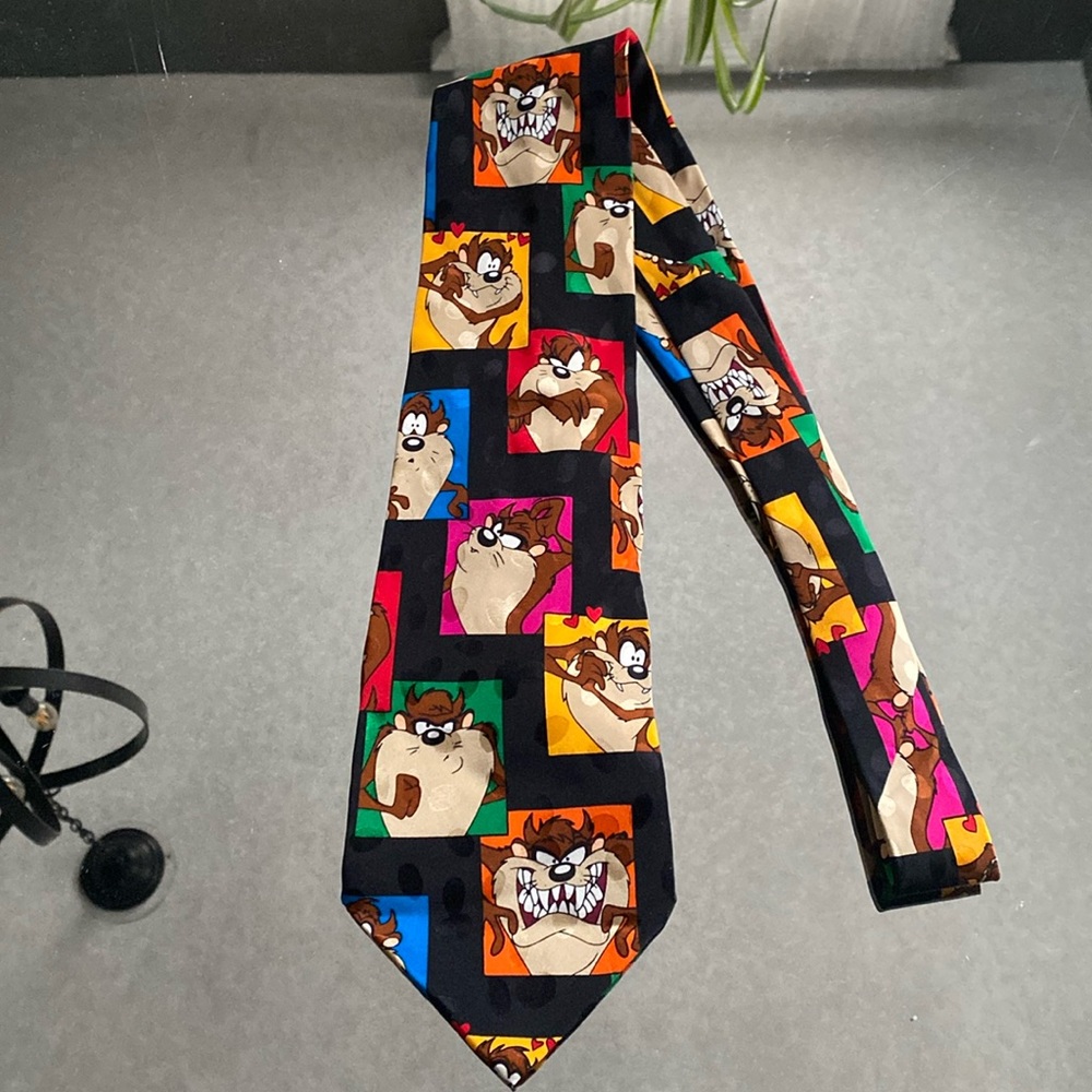 LOONEY TUNES TAZ Tasmanian Devil Stamp NECKTIE Tie 1990's